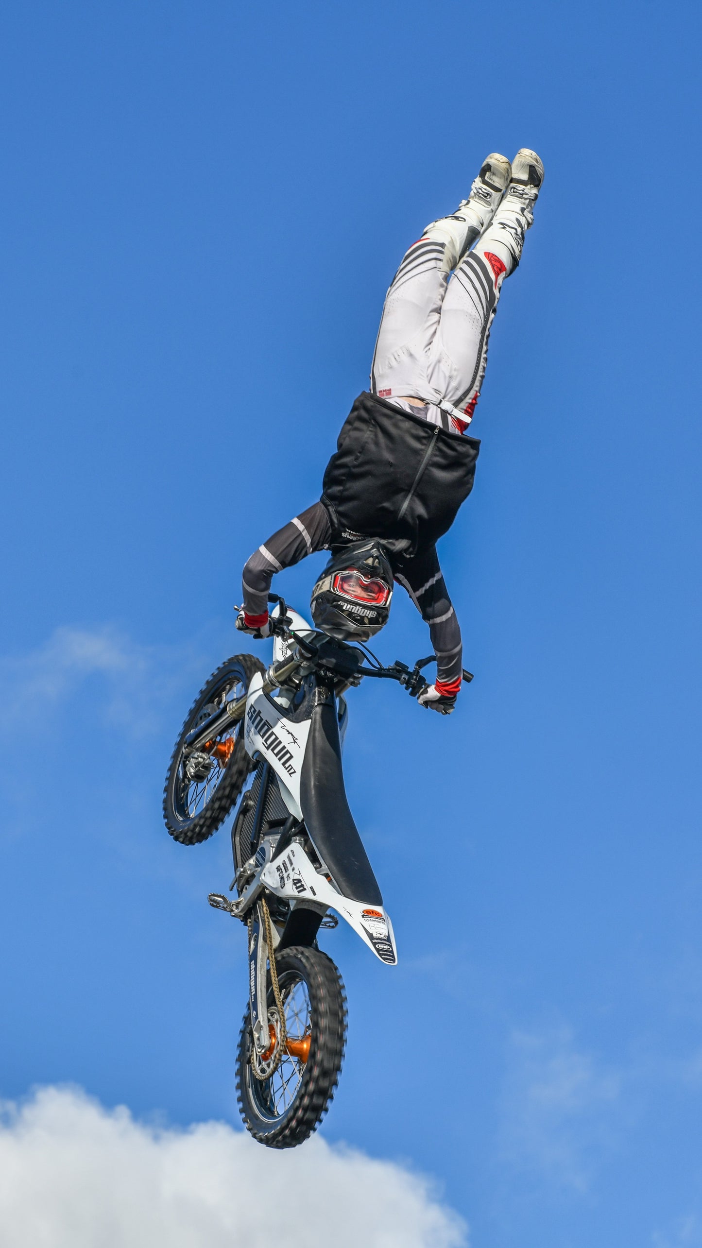 Seth Henson ruler with FMX Flip Levers by Shogun